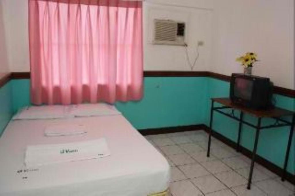 Gv Hotel - Camiguin Mambajao Room photo